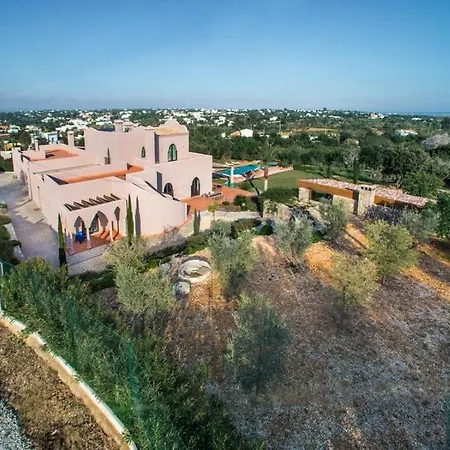 Ferrarias Villa Sleeps 14 With Pool Air Con And Wifi *