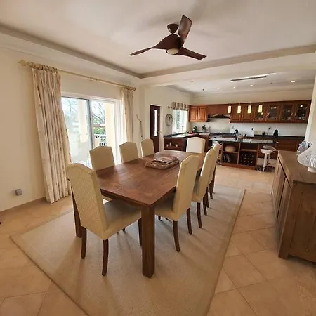 Ferrarias Villa Sleeps 14 With Pool Air Con And Wifi Villa