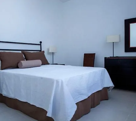 Ferrarias Villa Sleeps 14 With Pool Air Con And Wifi ヴィラ