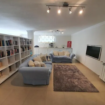 ヴィラ Ferrarias Villa Sleeps 14 With Pool Air Con And Wifi
