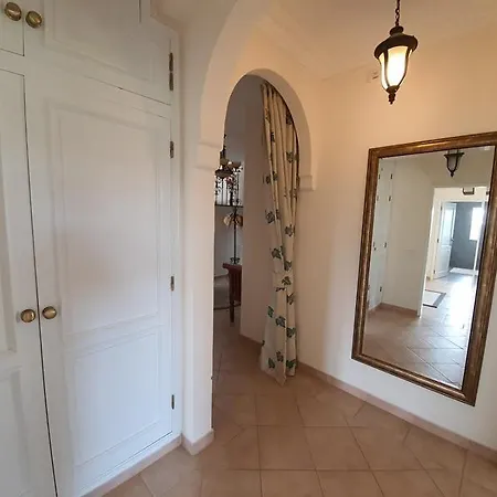 Ferrarias Villa Sleeps 14 With Pool Air Con And Wifi *