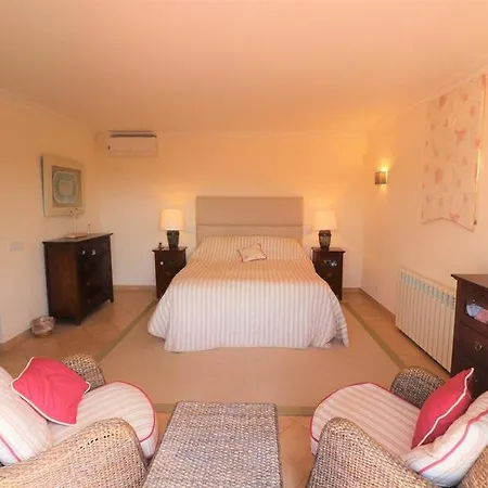 Ferrarias Villa Sleeps 14 With Pool Air Con And Wifi * Ferrarias (Loule)