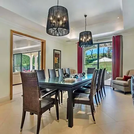 Ferrarias Villa Sleeps 14 With Pool Air Con And Wifi Ferrarias (Loule)