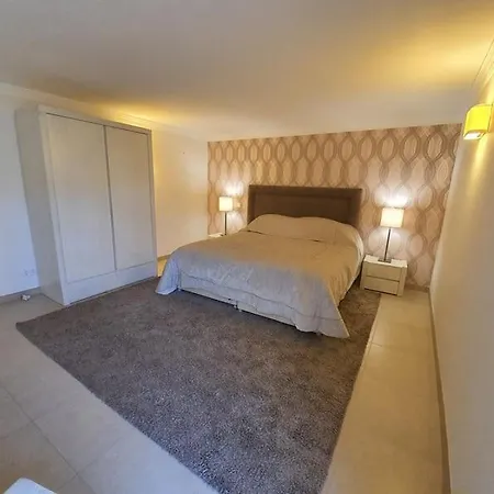 Ferrarias Villa Sleeps 14 With Pool Air Con And Wifi ヴィラ *