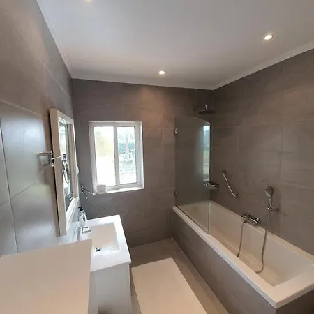 Villa Ferrarias Villa Sleeps 14 With Pool Air Con And Wifi *