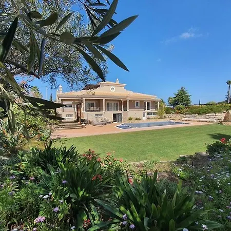Ferrarias Villa Sleeps 14 With Pool Air Con And Wifi 别墅 *
